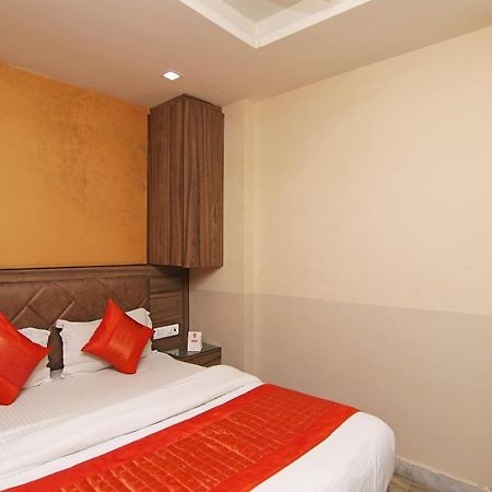 Hotel Merry Gold New Delhi Bagian luar foto
