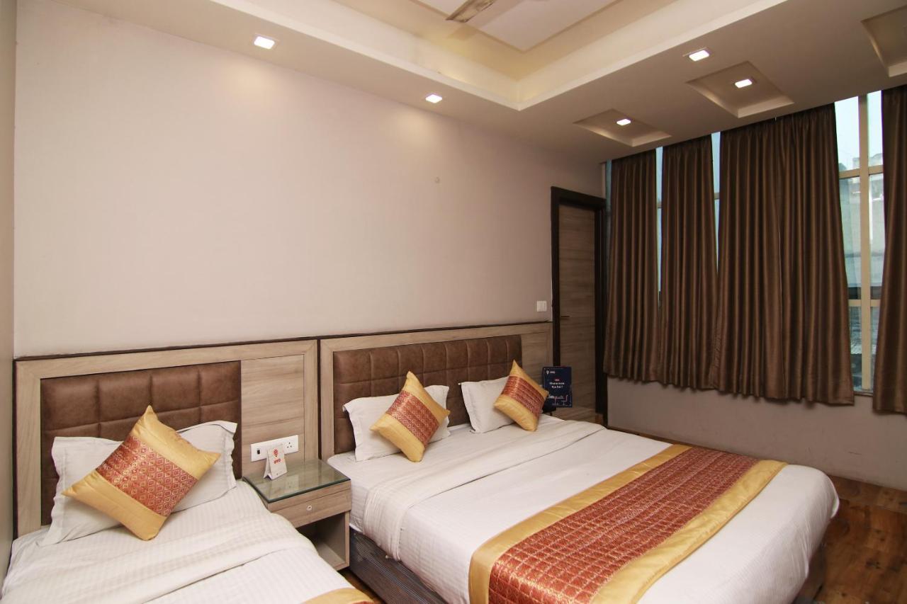 Hotel Merry Gold New Delhi Bagian luar foto