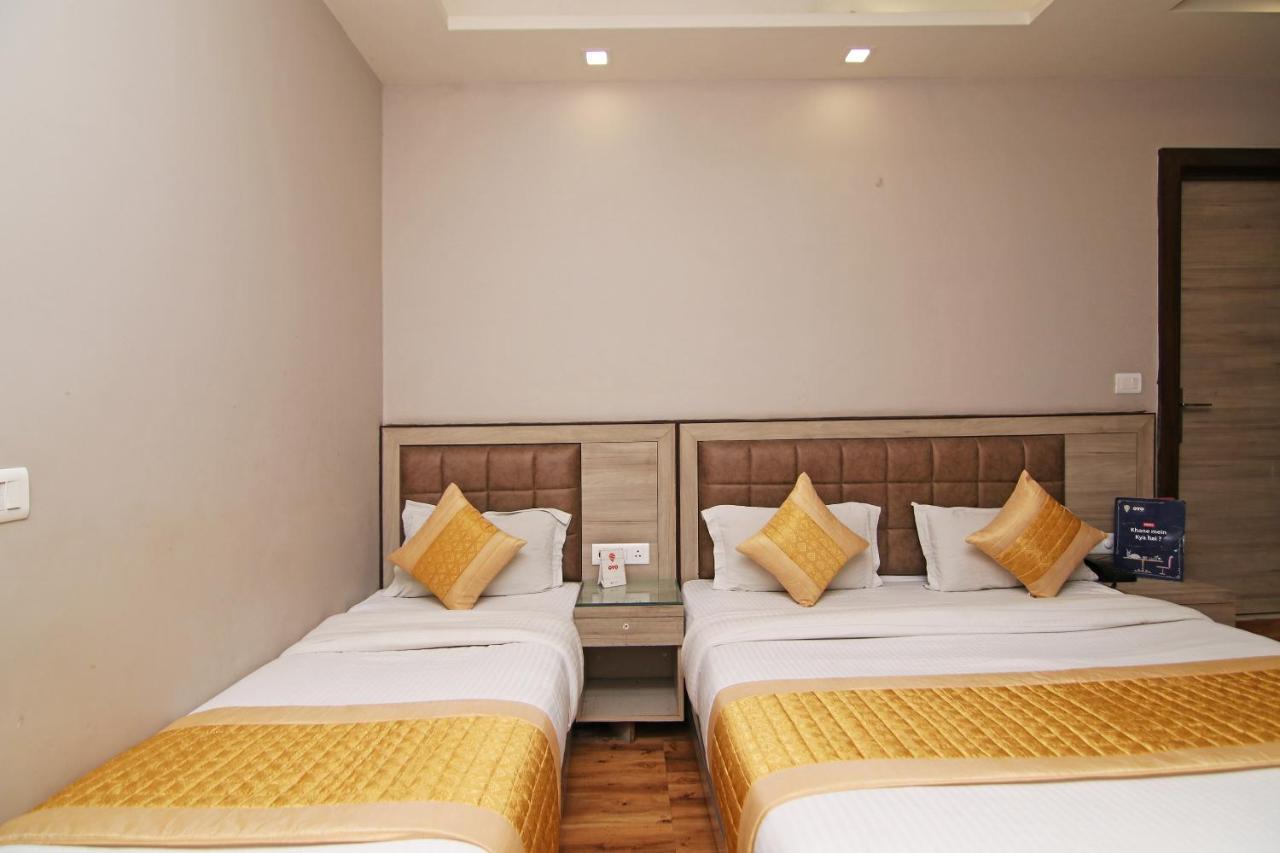 Hotel Merry Gold New Delhi Bagian luar foto