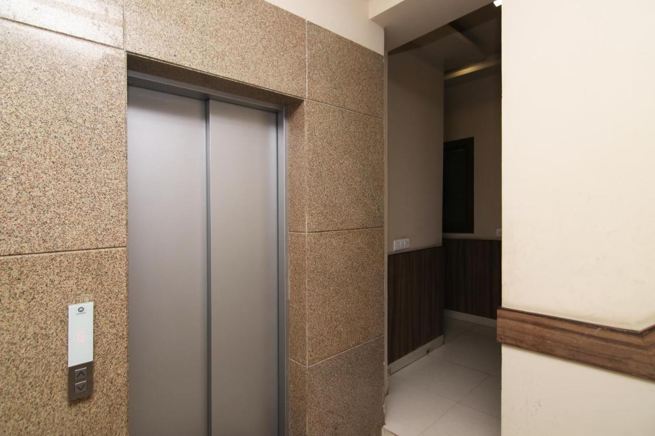 Hotel Merry Gold New Delhi Bagian luar foto