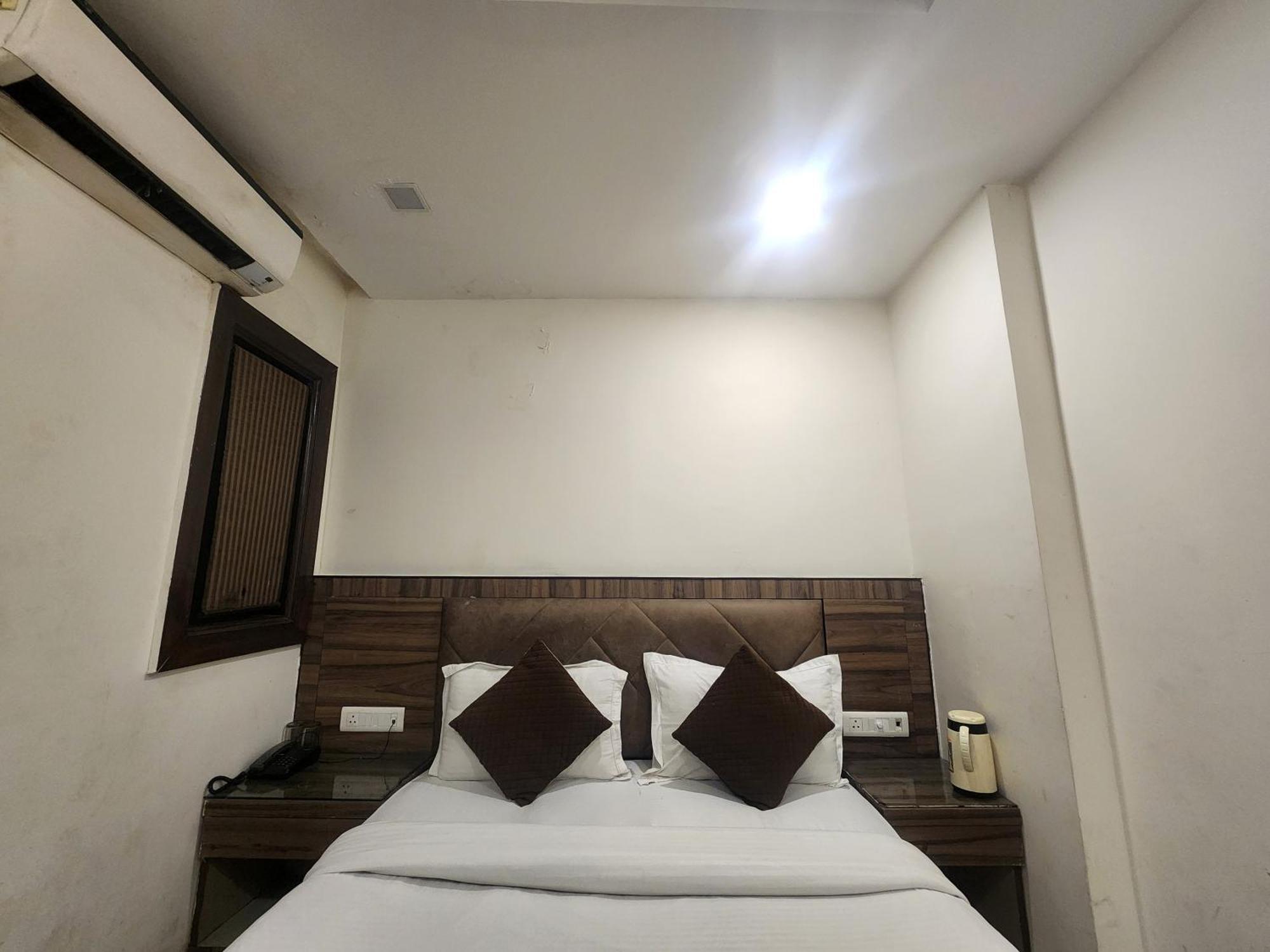 Hotel Merry Gold New Delhi Bagian luar foto
