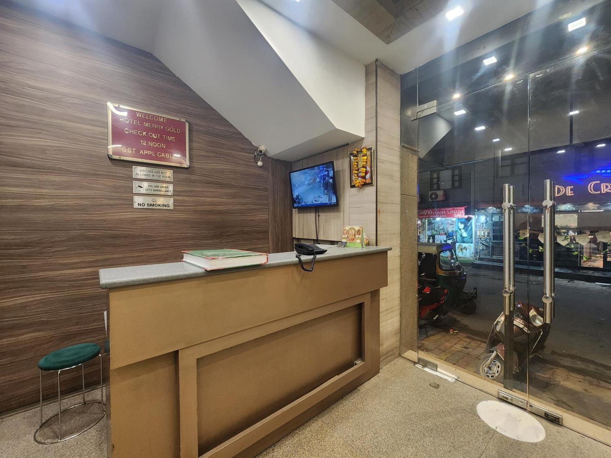 Hotel Merry Gold New Delhi Bagian luar foto