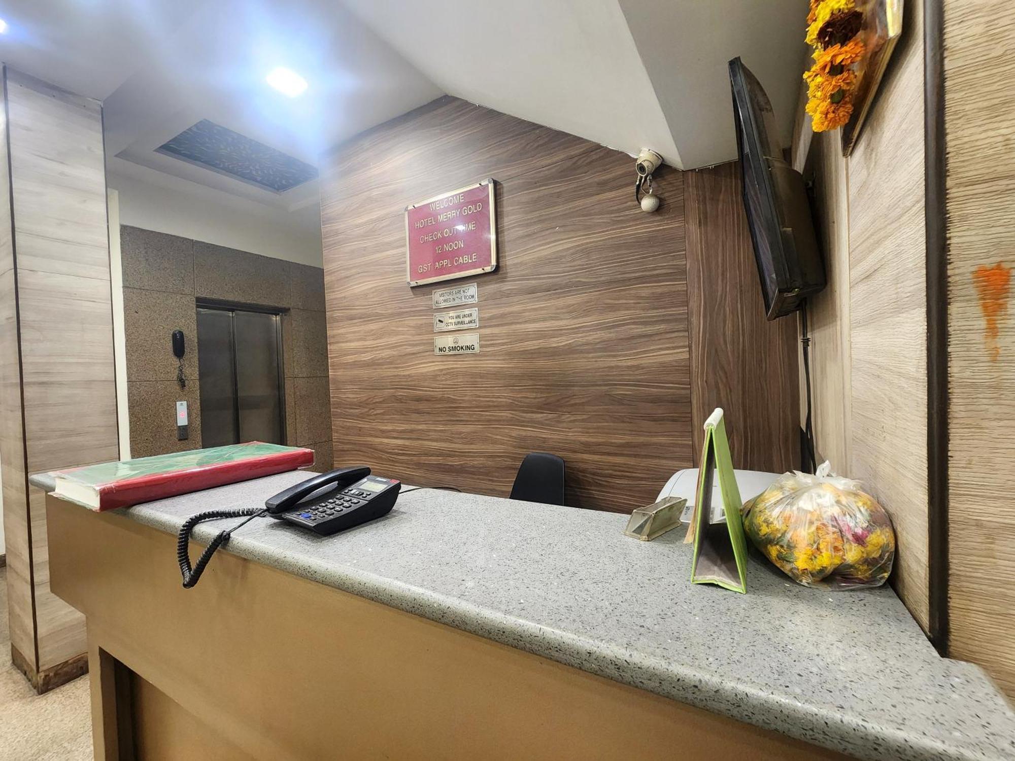 Hotel Merry Gold New Delhi Bagian luar foto