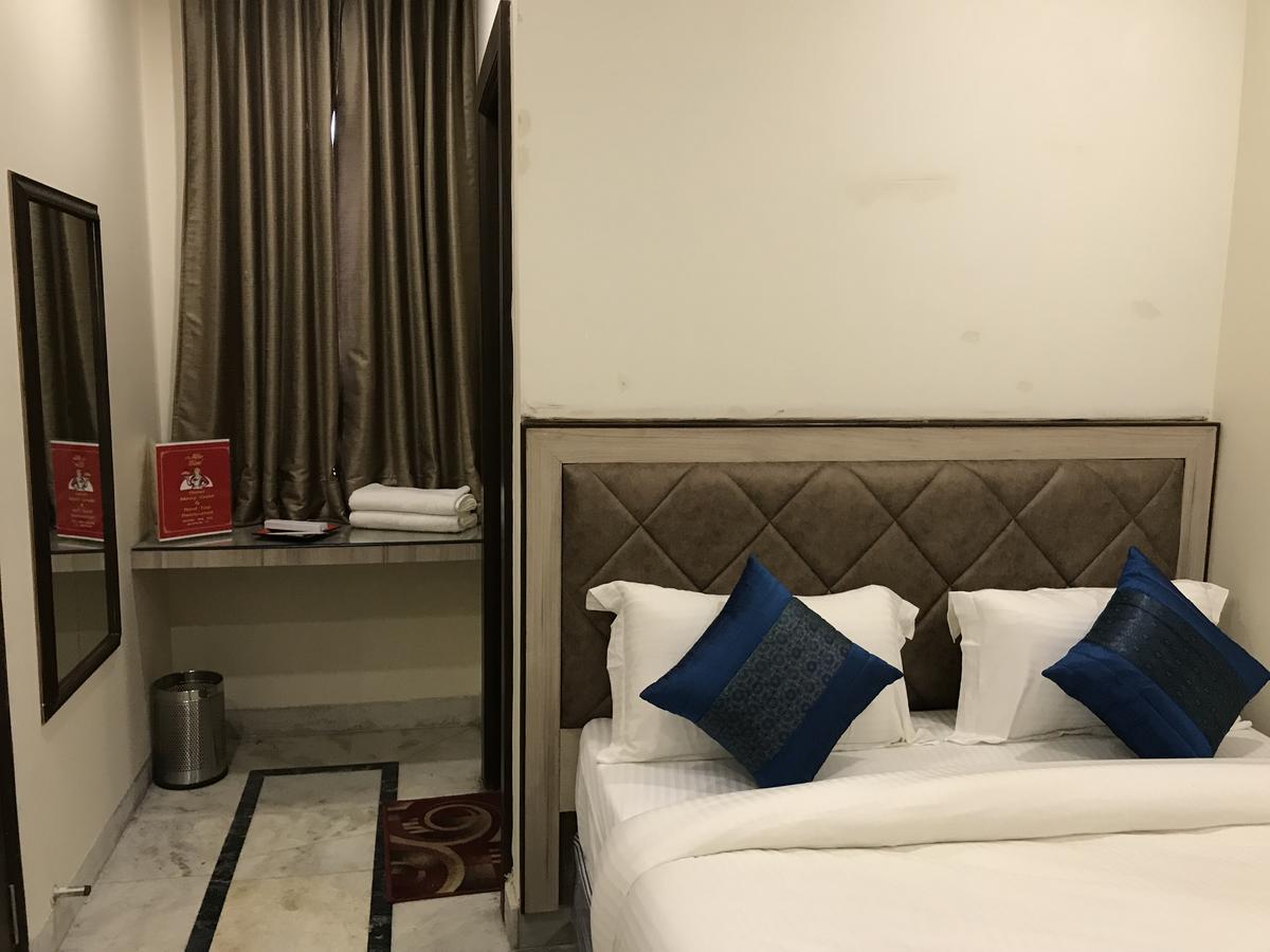 Hotel Merry Gold New Delhi Bagian luar foto