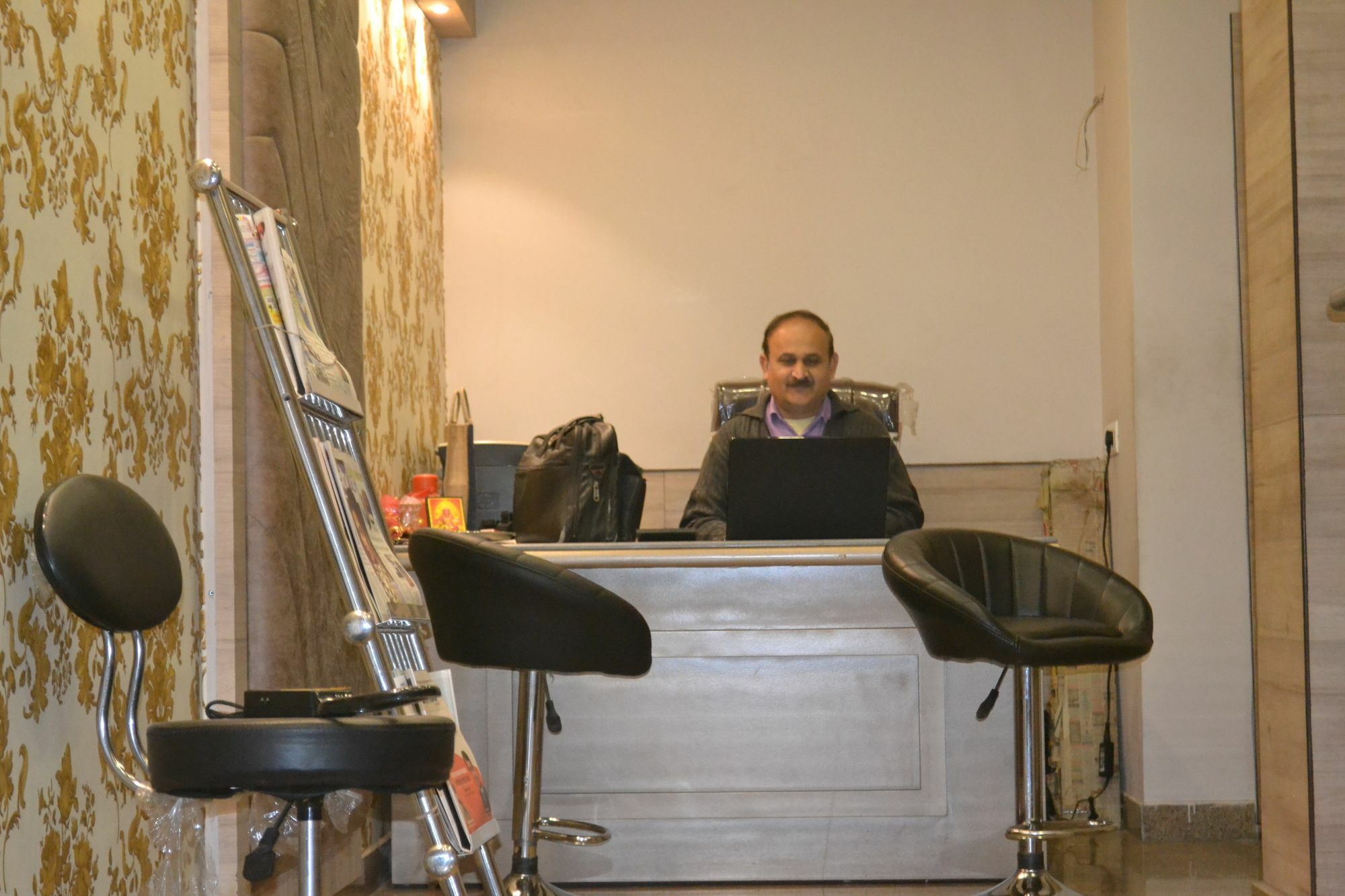 Hotel Merry Gold New Delhi Bagian luar foto